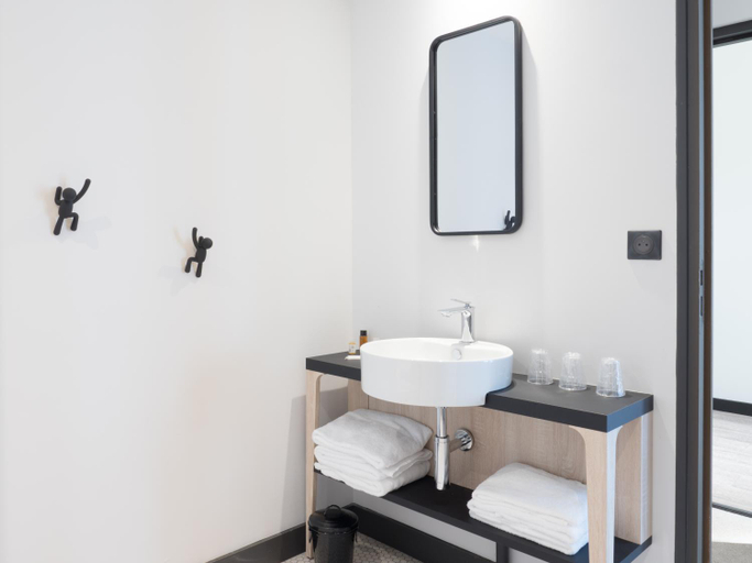 Bathroom 3, Urban Style Hotel de France, Morbihan
