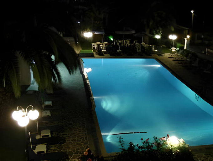 Others 4, Tria Adelphia, Ionian Islands