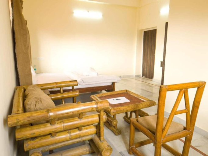 Others 3, Ammaji's Inn, Mathura
