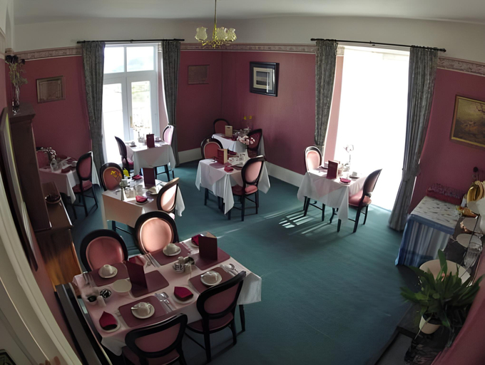 Food & Drinks 5, Sinai House, Devon