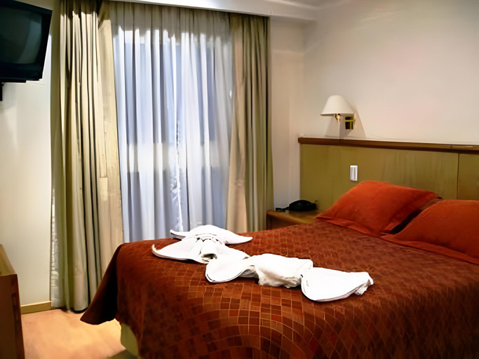 Bedroom, Hotel Felipe II, Capital