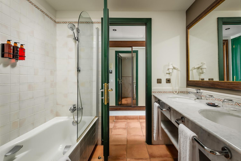 Bathroom 4, Torremirona Relais Hotel Golf and Spa, Girona