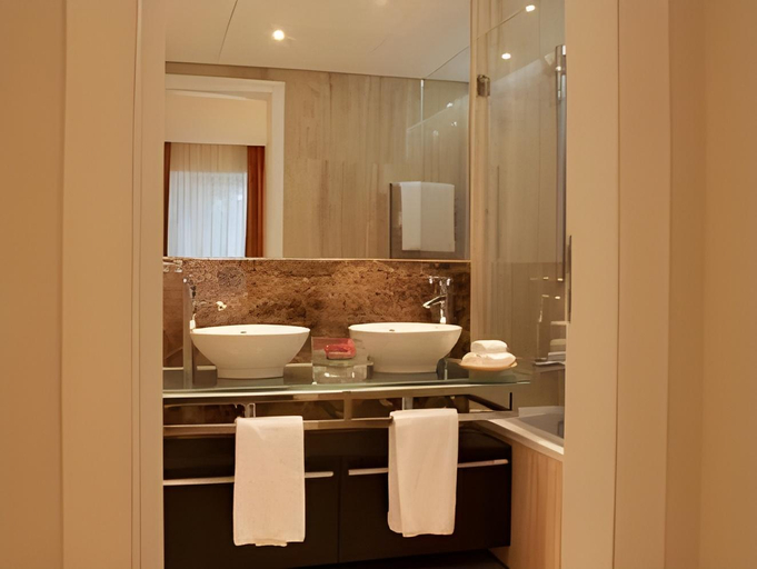 Bathroom 4, As Cascatas Golf Resort & Spa, Loulé