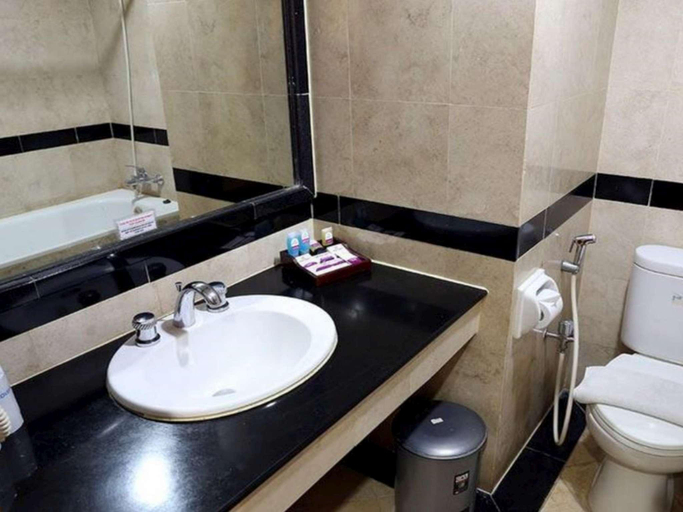 Bathroom 15