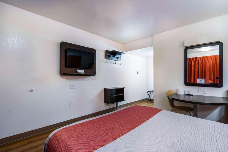 Bedroom 3, Motel 6 Bessemer, AL - Birmingham, Jefferson