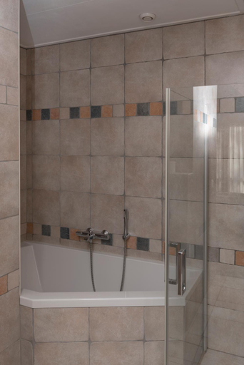 Bathroom 3, 's Lands Welvaren, Sluis