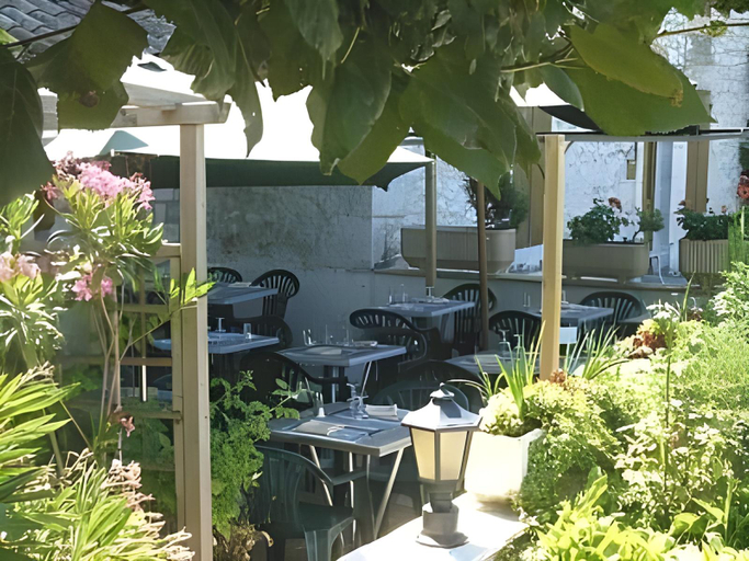 Surrounding environment, Logis Hotels - Hotel et Restaurant Les Voyageurs, Lot-et-Garonne