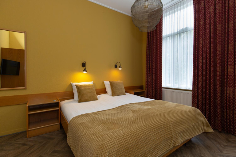 Bedroom 2, Hotel Restaurant Mondriaan, Winterswijk