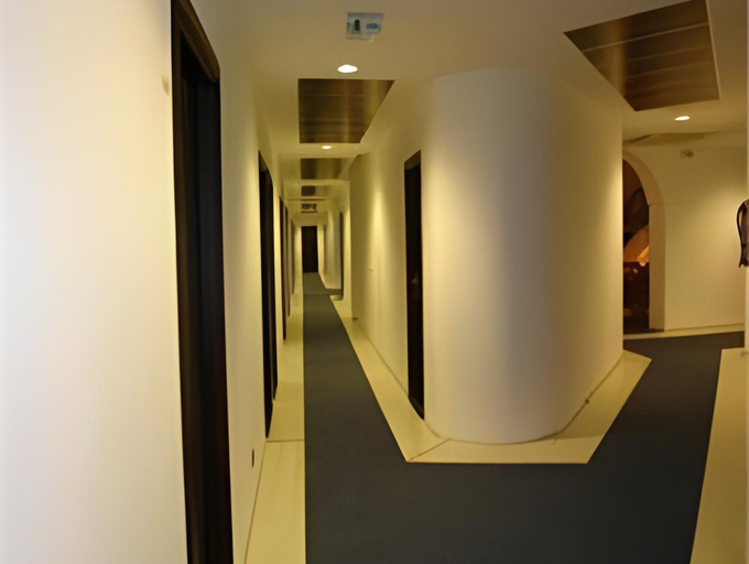 Others 4, Hotel Palas, Constanta