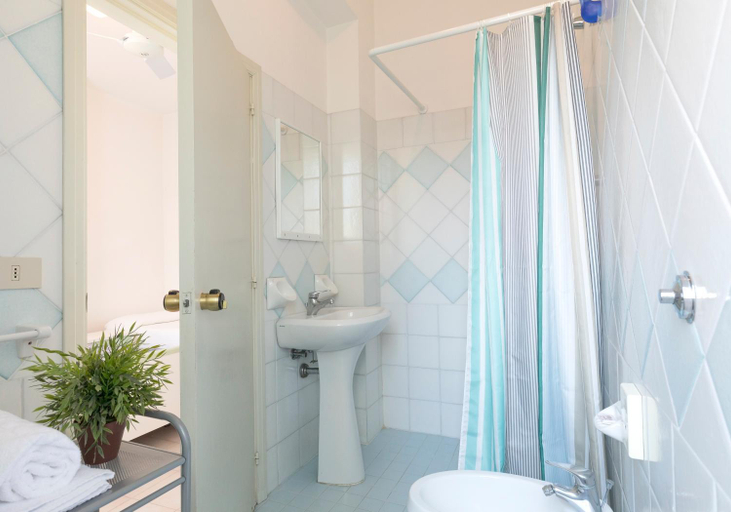Bathroom, Hotel Dinarica, Pesaro E Urbino