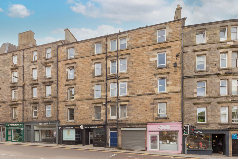 Exterior & Views 2, Edinburgh Castle Views Stylish 2BD Flat Sleeps 4, Edinburgh
