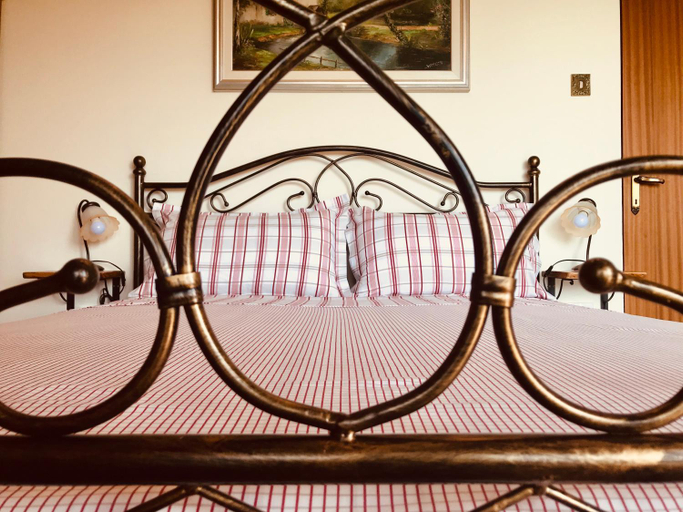 Bedroom 4, Enam Room, Brda