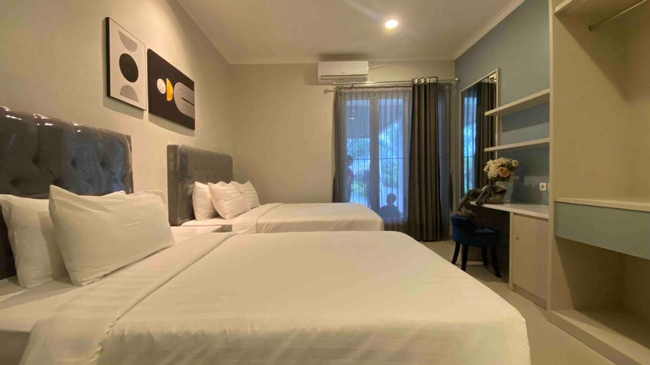 Ivy Villas with Private Pool, Malang