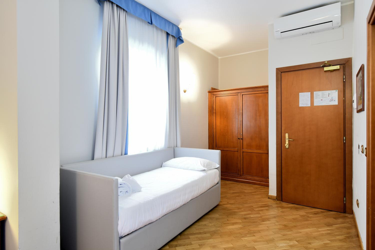 Bedroom 12