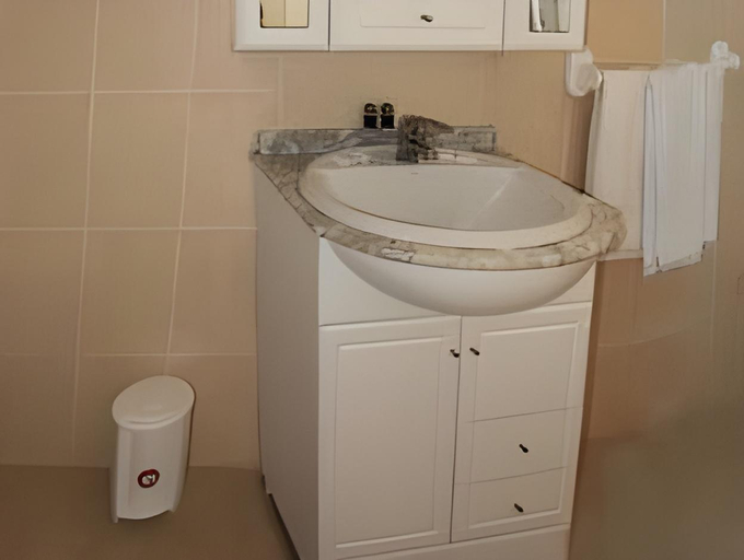 Bathroom 4, Graca Hotel, Évora