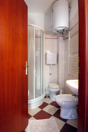 Bathroom 8