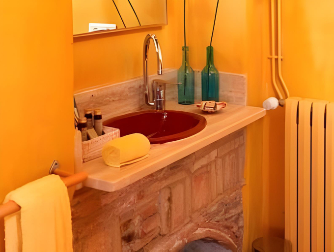 Bathroom 4, Hotel la Plaza de Madremanya, Girona