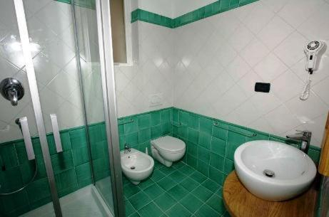 Bathroom 4, Affittacamere Da Cesare, La Spezia