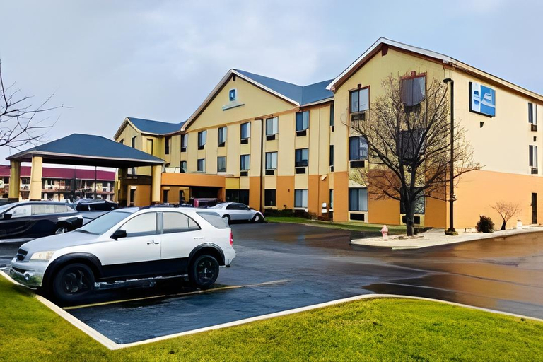 Others 5, Spark by Hilton Merrillville, Lake