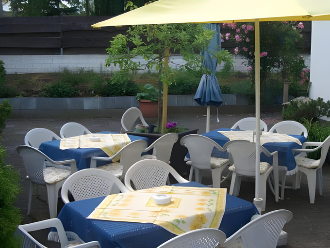 Others 4, Urberacher Hof, Offenbach