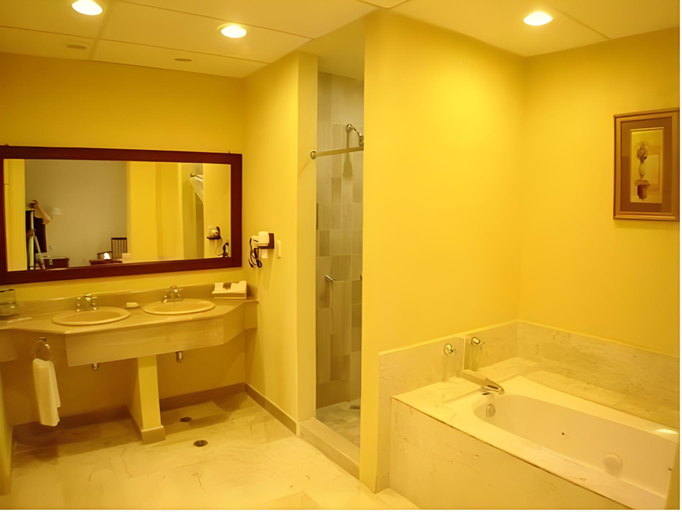 Bathroom 3, Hotel Casa Real Tehuacan, Tehuacán