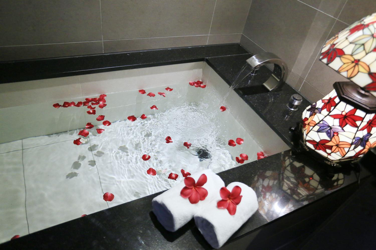 Bathroom 3, Qi Li Xiang Homestay, Yilan