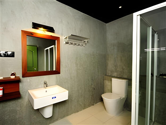 Bathroom 4, Windloft Retreat, Delthota