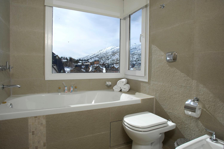 Bathroom 2, Village Condo Hotel, Bariloche
