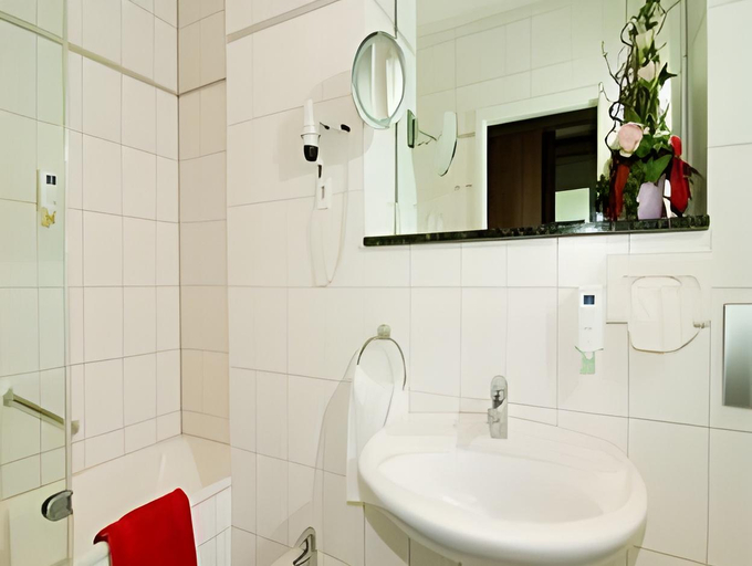 Bathroom 3, mD-Hotel Altstadthotel, Ingolstadt