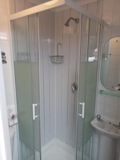 Bathroom 2, Strides Hotel, Blackpool