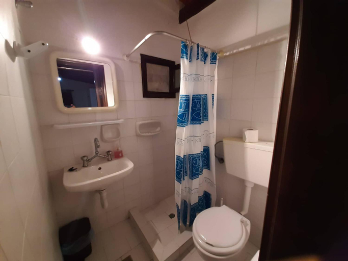 Bathroom 3, Marianthi Studios, Ionian Islands