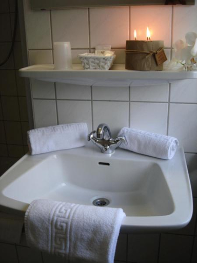 Bathroom 3, Hotel Zur Post, Vulkaneifel