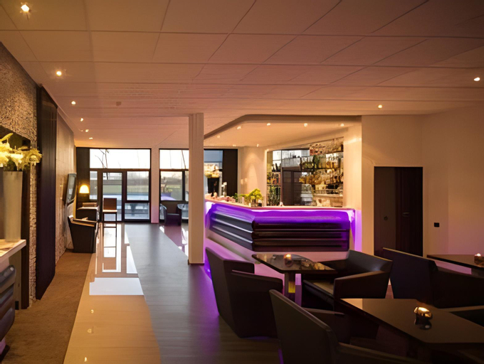 Public Area 4, salinenparc Design Budget Hotel, Soest