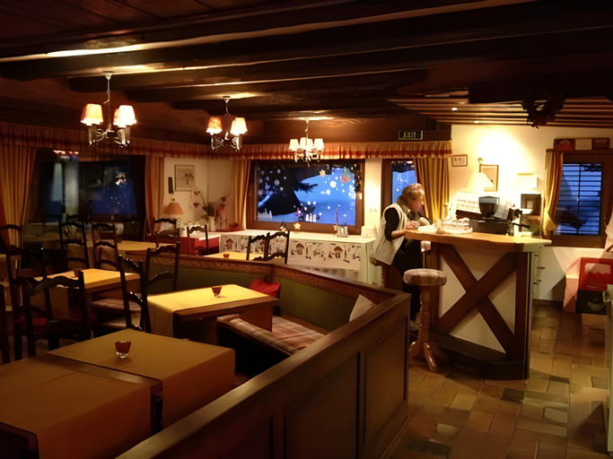 Food & Drinks 4, Hotel Mirabeau, Entremont