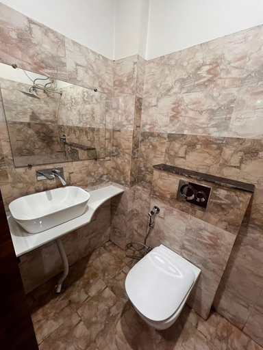 Bathroom 5, Hotel Ganges Majestic, Kaushambi