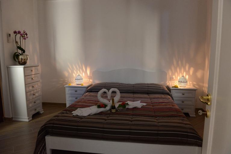 Bedroom 3, Domus Antiqua Residence, Bari