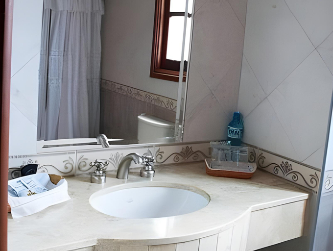 Bathroom 3, Hotel Asturias, Cafayate