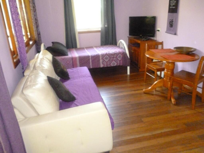 Bedroom 1, Teretre Cabins Nimbin, Lismore - Pt B