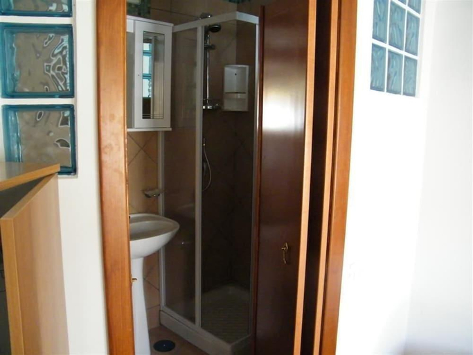 Bathroom 5, Hotel Villaggio Tabù, Salerno
