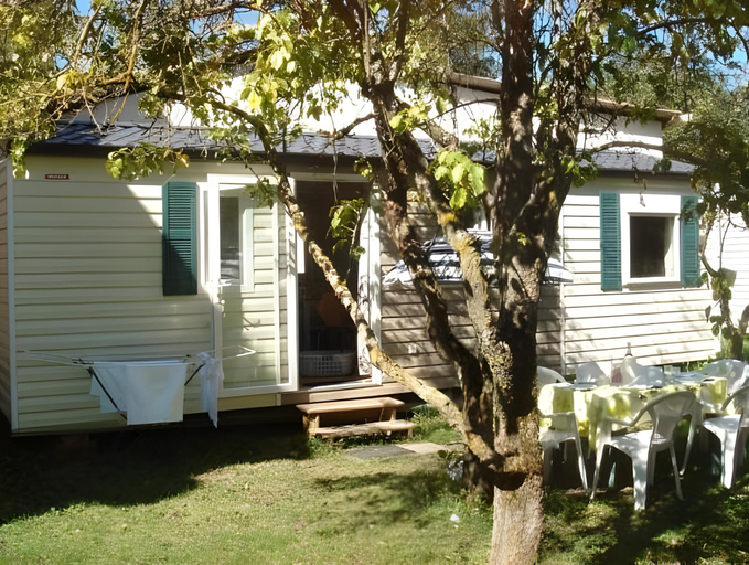 Others 3, Camping Frederic Mistral, Alpes-de-Haute-Provence