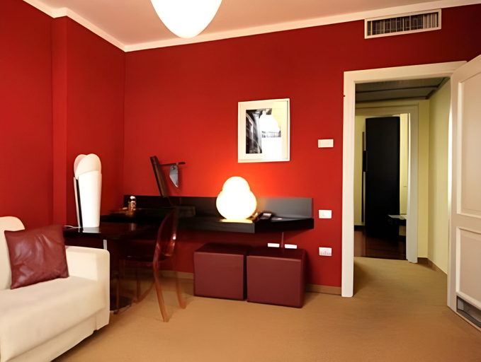 Others 4, Nine Hotel, Monza and Brianza