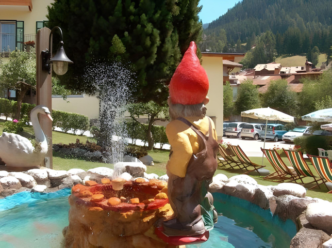 Others 5, Hotel L'Ideale, Trento
