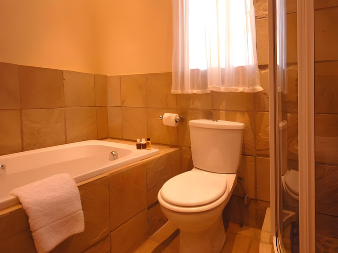 Bathroom 4, Glenburn Lodge & Spa, West Rand