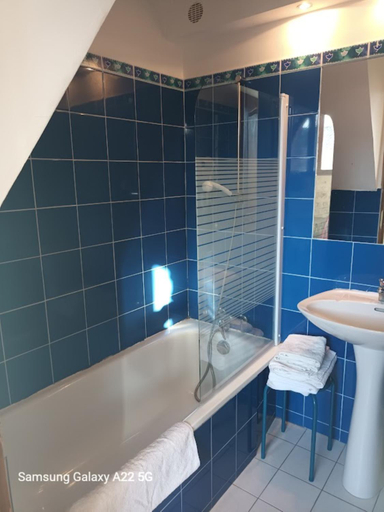 Bathroom, Mas San Salvador, Pyrénées-Orientales