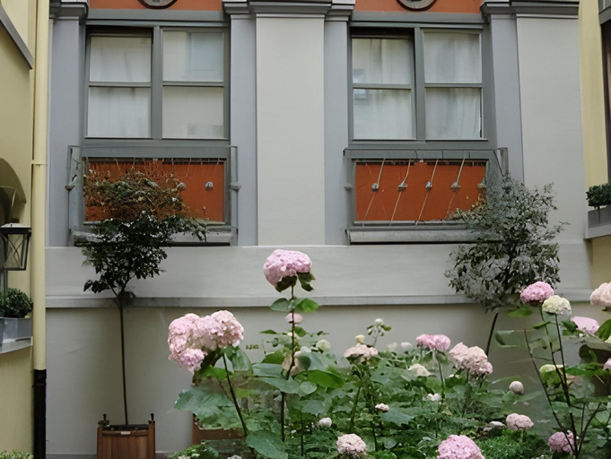 Others 5, Hotel Le Dixseptieme, Bruxelles