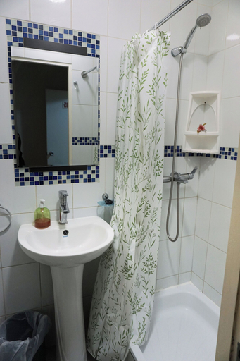 Bathroom 3, Hostal del Viajero Nampëlkafe, Valparaíso