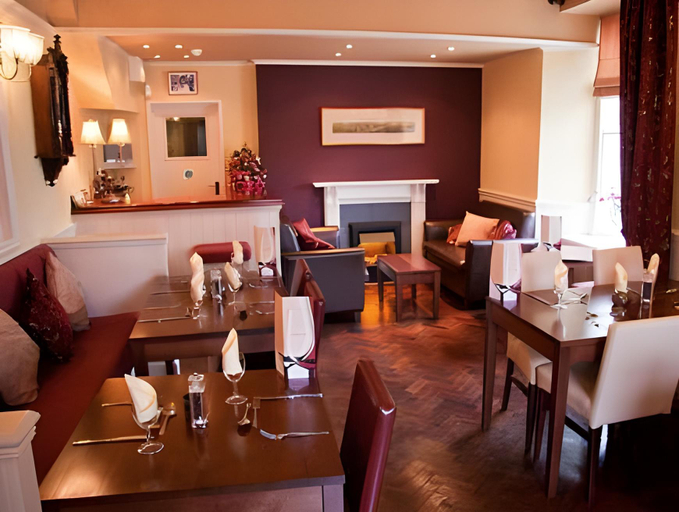Food & Drinks 5, The Commercial, Cornwall