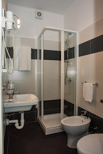 Bathroom 4