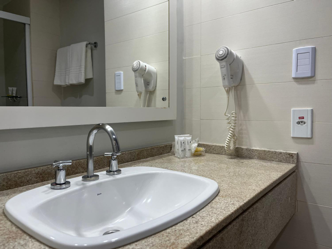 Bathroom 7