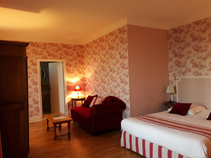 Bedroom 2, Chateau de la Rapee Hotel restaurant, Eure